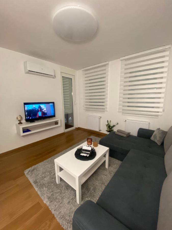 Apartment 212 Subotica Buitenkant foto